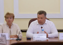Глава Астрахани поручил оперативно стирать надписи с рекламой наркотиков в городе