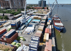Оборот контейнеров в Астраханском морском порту вырос в 5 раз за 2022 год 