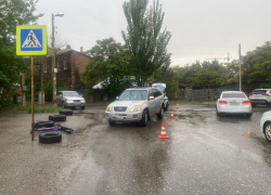 В Астрахани сбили двух подростков, они в больнице