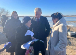 Астраханское правительство организовало подвоз воды жителям села Зеленга