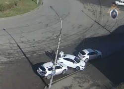 Астраханец средь бела дня закрыл человека в багажнике и увез