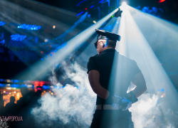 Полицейские, сорвав металлическую решётку, спасли астраханку из огня