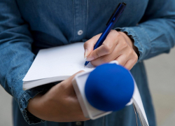 Астраханцы считают зарплаты депутатов, чиновников и менеджеров слишком завышенными