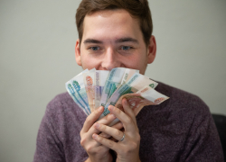 Астраханец нашел под матрасом 3,5 миллиона рублей