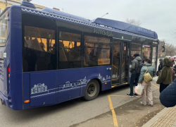 Астраханцев шокировала новая стоимость поездок в автобусах