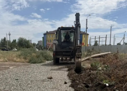 В Грановском переулке Астрахани отремонтируют тротуар к детскому саду