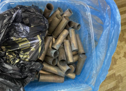 Астраханец избил женщину с ребёнком, у него в доме найден незаконный склад оружия