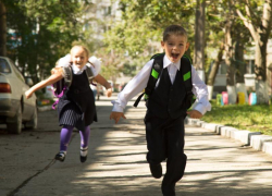 40% опрошенных астраханцев признались, что иногда прогуливали школу