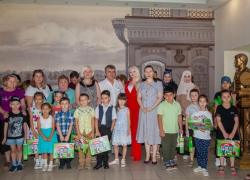 Городские депутаты поддержали детей из малоимущих и многодетных семей Астрахани