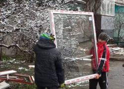 Астраханские строители восстанавливают Кременской район в ЛНР во время обстрелов