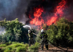 Игорь Бабушкин пожелал астраханским пожарным сухих рукавов