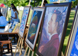 Астраханцев ждут прогулки по «Аллее художников»