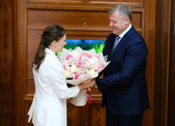 Астраханский губернатор и зампред Госдумы России обсудили поддержку семей