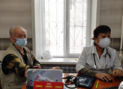 "Потому что очень хочу жить": 81-летний астраханец сделал прививку от коронавируса