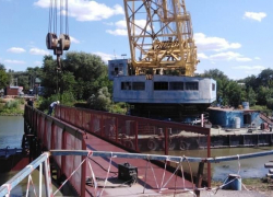 В Астрахани один мост закрыли, а другой – скоро откроют