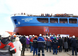 Уникальный сухогруз астраханских корабелов спустили на воду
