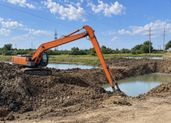 Под Астраханью на ерике Ножовский строят полезное водопропускное сооружение