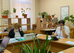 20 тысяч добрых дел: в гостях у диспетчеров горячей линии по коронавирусу 