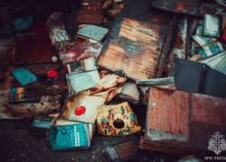 28 человек спасли на ночном пожаре в центре Астрахани