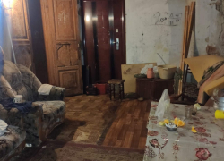 В Астрахани мужчина зашел в гости к двум братьям и зарезал их