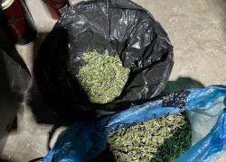 В Астрахани бывшего дорожника подозревают в хранении крупной партии наркотиков