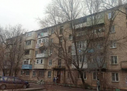 Астраханка с 2025 года жила в квартире с протечкой в системе водоотведения