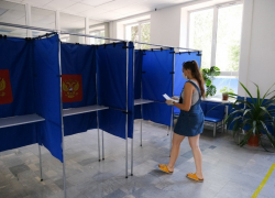 В Астрахани голосуют по поправкам в Конституцию даже на вокзале, в СИЗО и больницах 