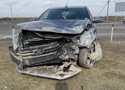 В ДТП на перекрестке под Астраханью пострадали маленькие дети