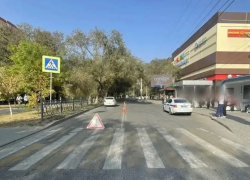 В Астрахани у торгового центра молодой водитель сбил девятилетнего ребенка