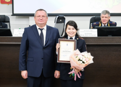 Игорь Мартынов поздравил и наградил лучших астраханских участковых