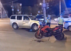 В ДТП на перекрестке пострадала астраханка на мотоцикле