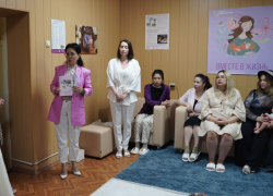 Для астраханок открыли кабинет послеродового сопровождения