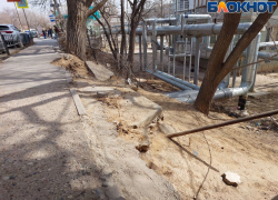 Жители микрорайона Казачий пожаловались на отсутствие туалета, света и закрытый корпус больницы