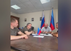 Астраханская область помогает ЛНР с паспортизацией и партийным строительством