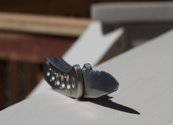 Астраханец терроризировал бабушку, а потом угрожал ножом полицейским