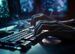 Астраханцев пугали фейковыми сообщениями о терактах в школах