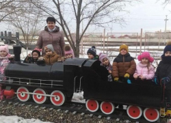 Железнодорожники познакомили астраханских малышей с локомотивами и напомнили правила безопасности на путях