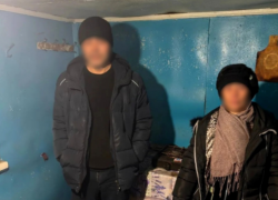 Астраханец с судимостью приютил в доме семейную пару нелегалов