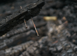 На пожаре в Астраханской области нашли тела мужчины и женщины