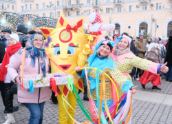 Астраханцы вновь соберутся на площади Ленина для прощания с Масленицей