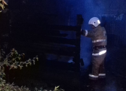 В Астраханской области загорелся дом, предварительно из-за поджога