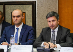 Казбек Хадиков покидает пост главы астраханского минэка 