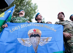 В Астрахани проходит праздник в честь дня Воздушно-десантных войск России
