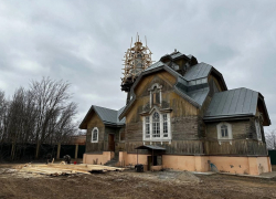 Под Астраханью восстанавливают уникальный деревянный храм