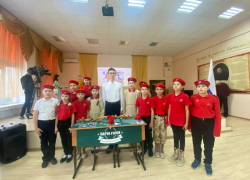 Парту Героя открыли в астраханской школе № 4