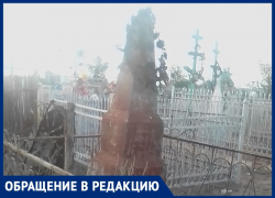 Могилы ветеранов ВОВ поросли мхом и забвением в Астраханской области