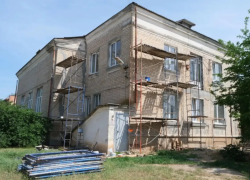 Глава Астрахани рассказал о ходе капремонта Детской школы искусств № 1