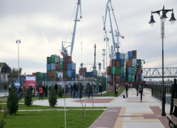 Администрация затеяла опрос по благоустройству Петровской набережной 