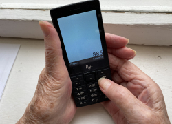 Мошенники заставили астраханку взять кредит на семизначную сумму 