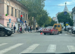 У Башни в центре Астрахани сбили девочку-подростка
